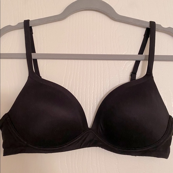 Victoria’s Secret Lightly Lined Wireless Body by Victoria Bra - Picture 1 of 4